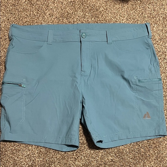 Eddie Bauer First Ascent Cargo shorts - Picture 1 of 4